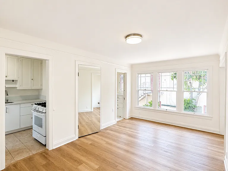 832 N Edinburgh Ave #10 — Photo 3