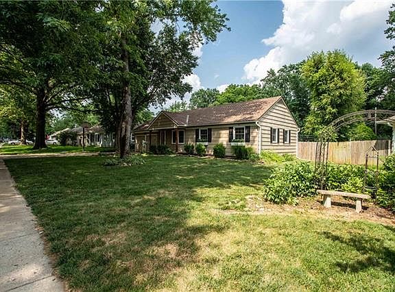 3rd image of 10401 Horton Dr