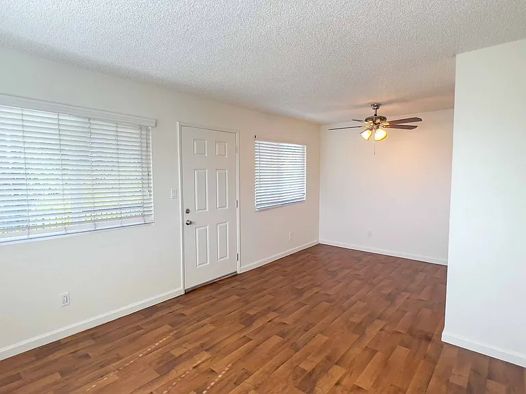 Villa Hermosa Apartments — Photo 13