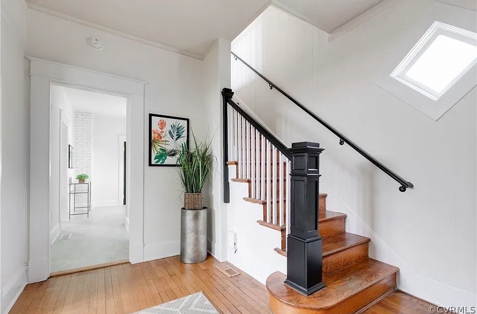 3 bed, 1.5 bath, 1288 sqft, $2,000 — Photo 2