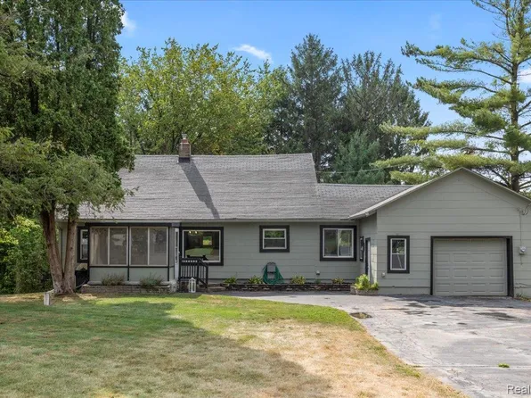8381 Tindall Rd, Davisburg, MI 48350
