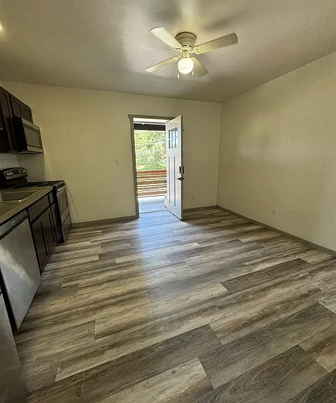 534 Lee St #2 — Photo 2