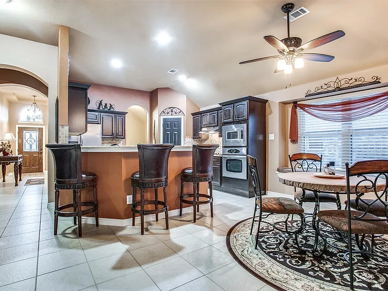 2318 Sparrow Dr — Photo 10