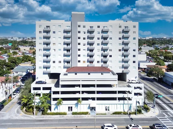 2217 NW 7th Street #901, Miami, FL 33125