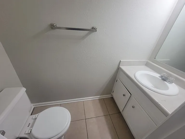 151 Chalet North Ct — Photo 7