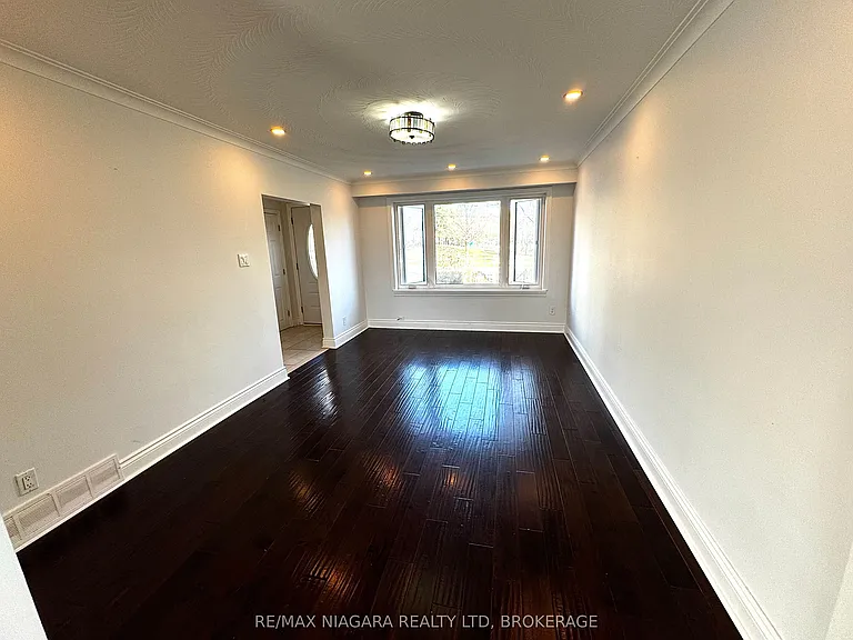 844A Danforth Rd — Photo 3