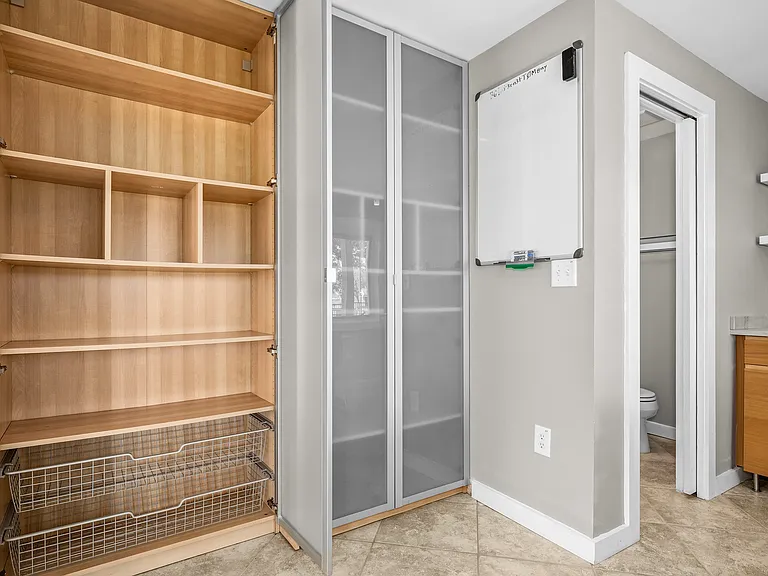 201 Edgewater Dr #B — Photo 21