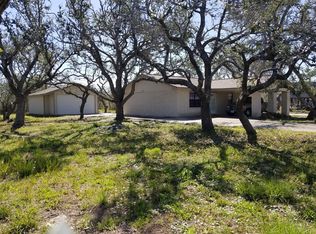 34 Charlotte Ave, Rockport, TX 78382