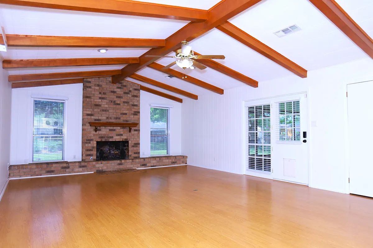 Building Photo - 115 Irwin Rd