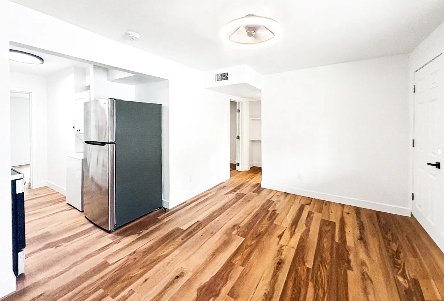 2 bed, 650 sqft, $1,400 — Photo 3