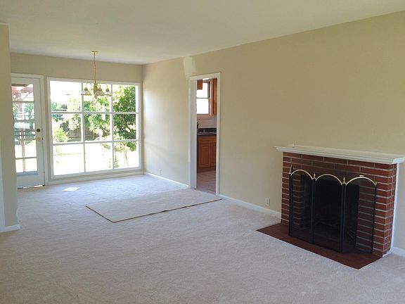 4th image of 3401 Golf Dr