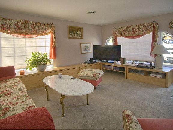 4th image of 803 Winifred Rd #2