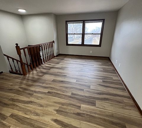 2nd image of 7117 Yosemite Dr
