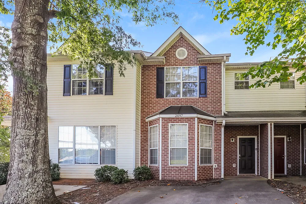 3 bed, 2.5 bath, 1423 sqft, $1,680 — Photo 1