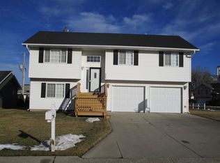 323 Sherwood Ln, Norfolk, NE 68701
