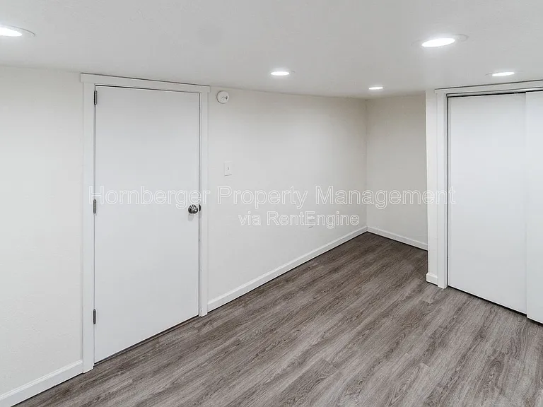 908 E Longfellow Ave — Photo 21