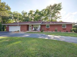 910 N County Road 800 E, Tuscola, IL 61953