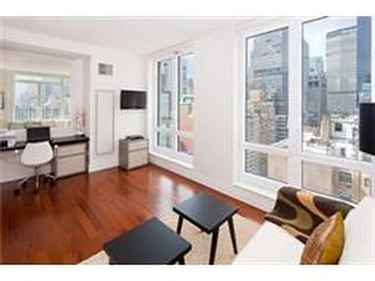 Rented by Douglas Elliman | media 24