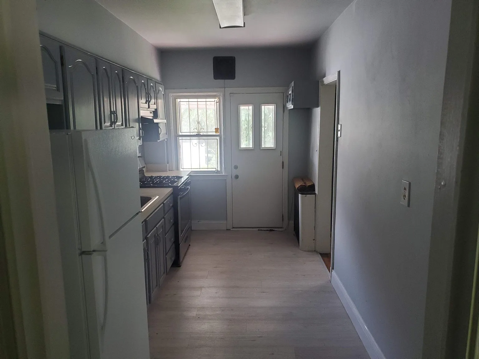 3 bed, 1.5 bath, 1550 sqft, $1,650 — Photo 4