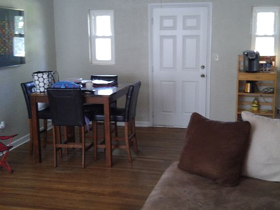 2nd image of 1443 San Mateo Dr