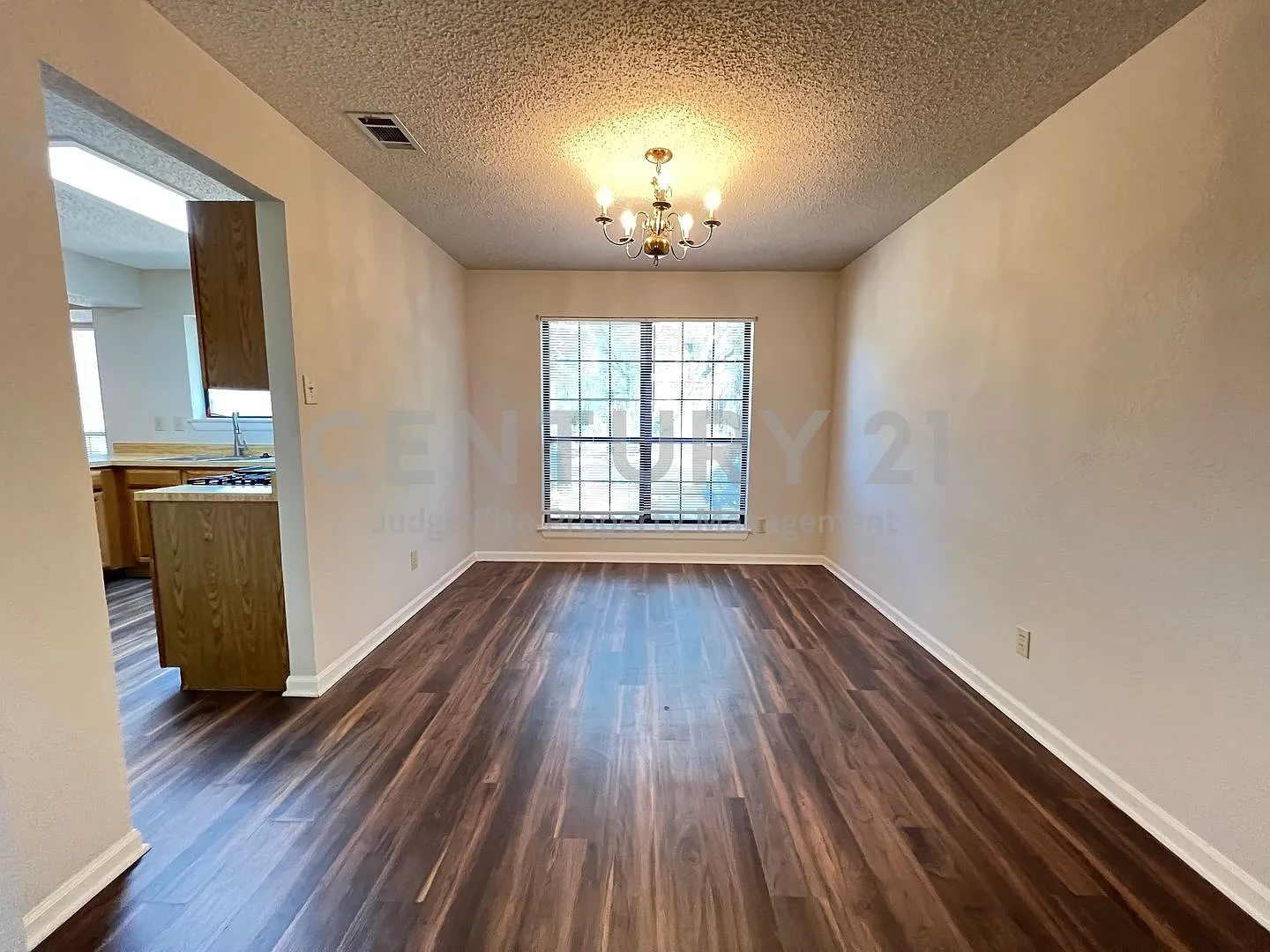 Nice 2-Story 3/2.5/2 in North Denton For Rent! — Photo 4