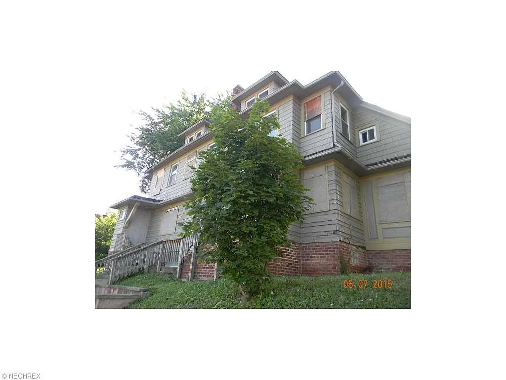 1811 Grantham Rd photo 1
