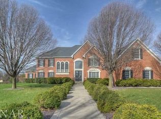 8 Worthington Ct, Bloomington, IL
