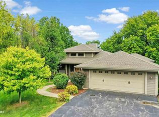 31 Cemetery Ridge Rd, Galena, IL 61036