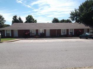1322 W Linden St, Rogers, AR 72758