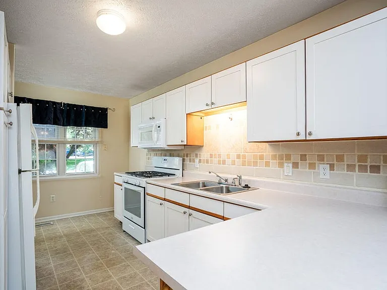 970 Ada Place Dr SE — Photo 7