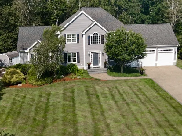 25 Tupelo Rd, Westport, MA 02790