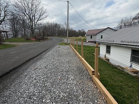 4th image of 1021 Prosperity School Rd