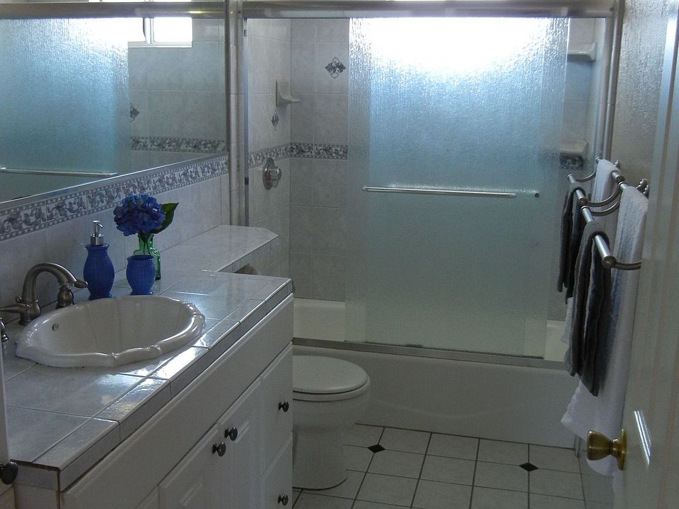 2nd image of 1471 Hillsdale Ave