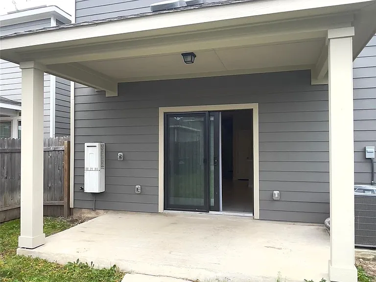 1725 Fountain Bridge Dr — Photo 29