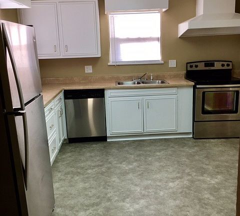 2nd image of 3202 S Michigan St