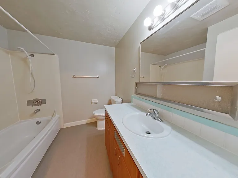 2515 Frontier Dr — Photo 6