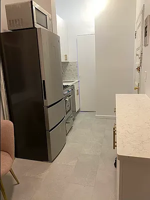 Rented by SIMPLR | media 10