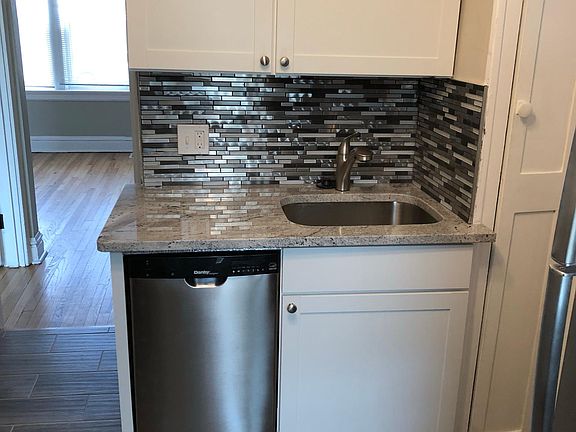 5th image of 1912 Yale Ave APT 1S