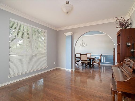 4th image of 1300 Woodmoor Dr