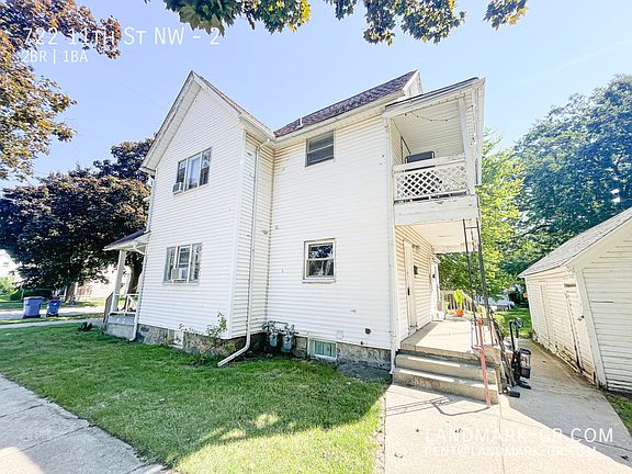 3rd image of 722 11th St NW #2