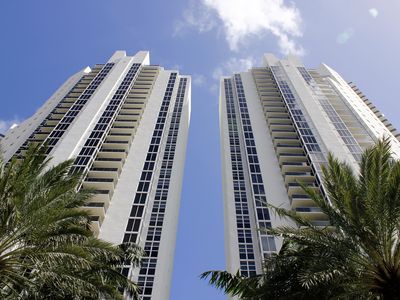 19111 Collins Ave APT 906, Sunny Isles Beach, FL, 33160