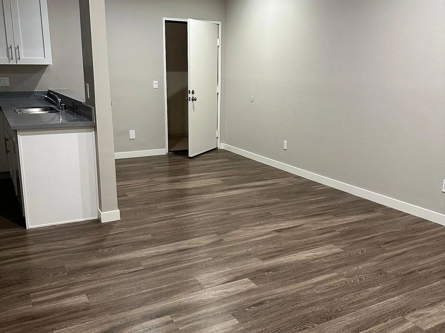 2 bed, 950 sqft, $2,150 — Photo 3