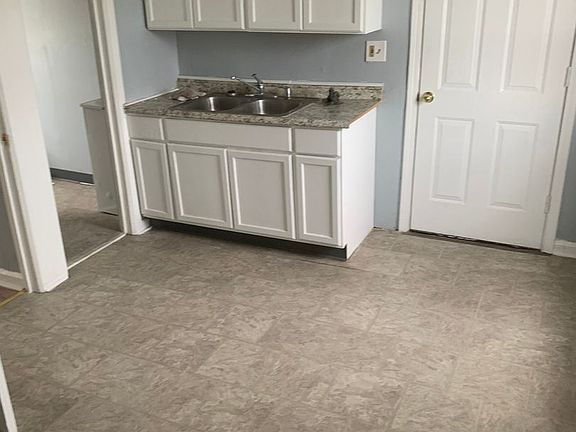 5th image of 12935 McGowan Ave Unit 2