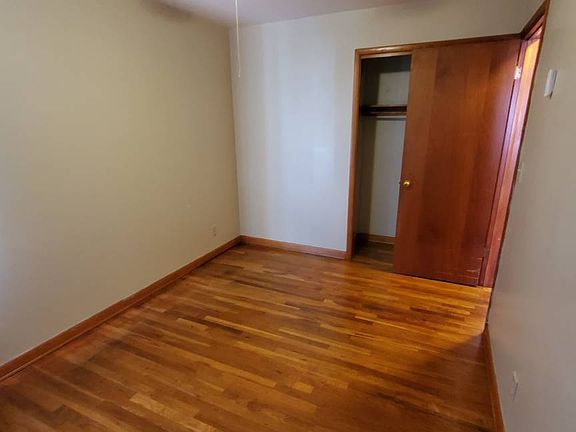 3rd image of 807 N Wabash Ave