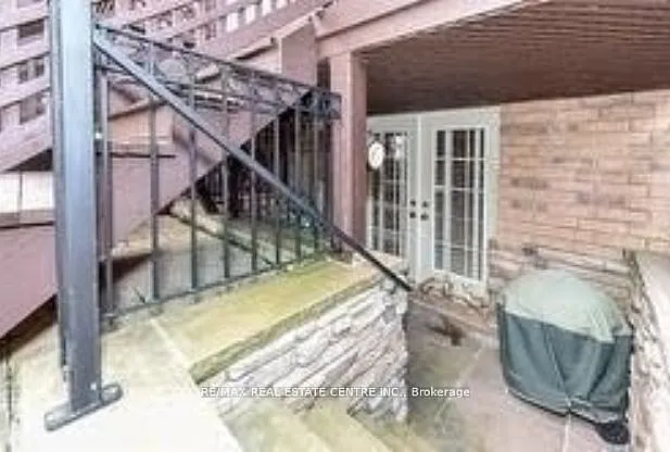 3 bed, $2,000 — Photo 2