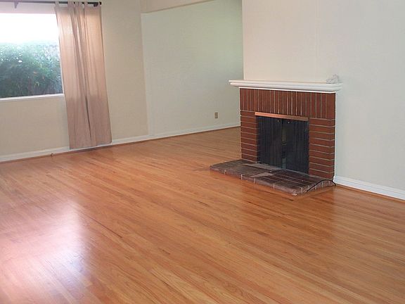 2nd image of 728 Rogers Ct