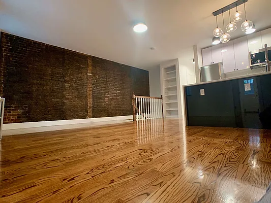 Rented by Building Equity Real Estate LLC | media 44