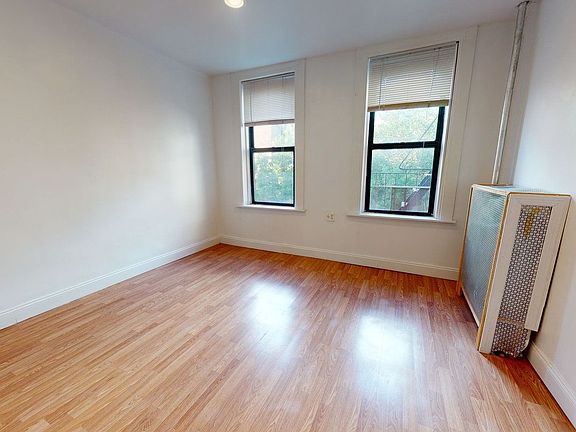 3rd image of 70 W 108th St #3