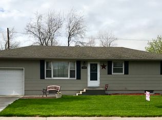 1860 A St, Gering, NE 69341