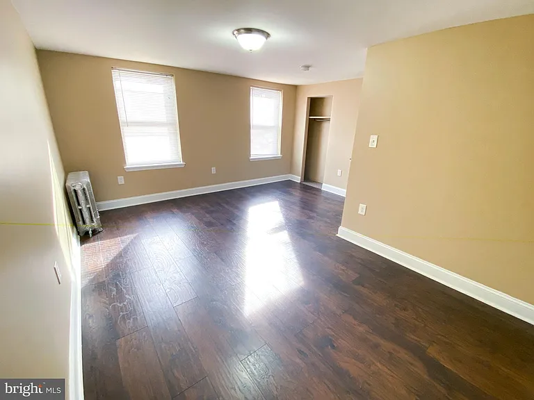 174 W Master St — Photo 10